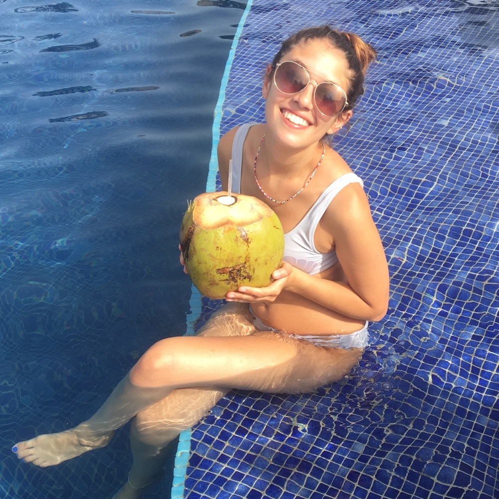 Meet your Posher, Julianna